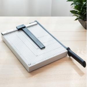 Deli Metal Paper Trimmer A4 Size ( 30cm x 25cm ) E8014 Deli Metal Paper Trimmer A4 Size ( 30cm x 25cm ) E8014